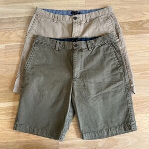Banana Republic | 2 Pack Men's Chino Shorts - Size 33